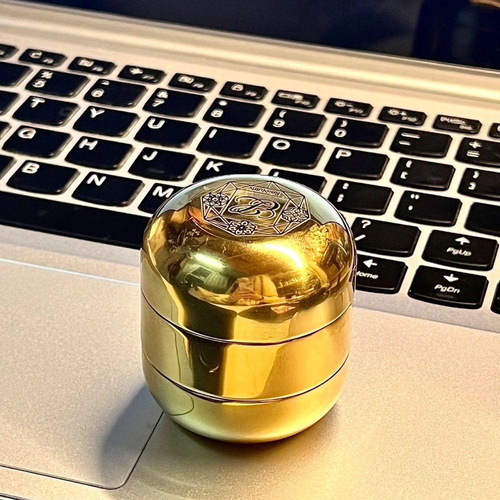 ESTEE Lauder pill case Gold Decorative Container